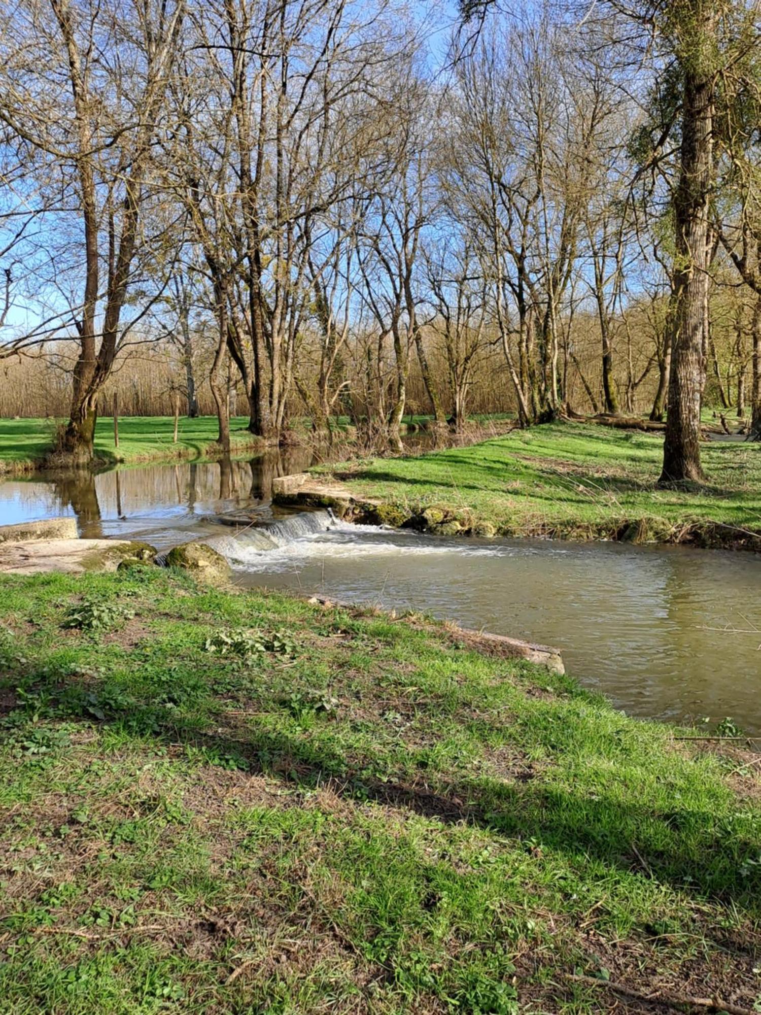 L'Ile Verte Chambre Avec Salle De Bain Privee Champagnac  المظهر الخارجي الصورة